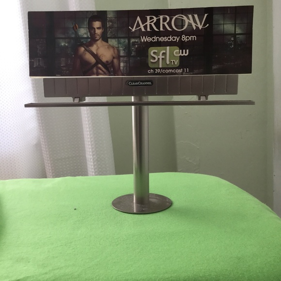 Arrow CW Mini Promotional Billboard Collectible - Picture 8 of 9